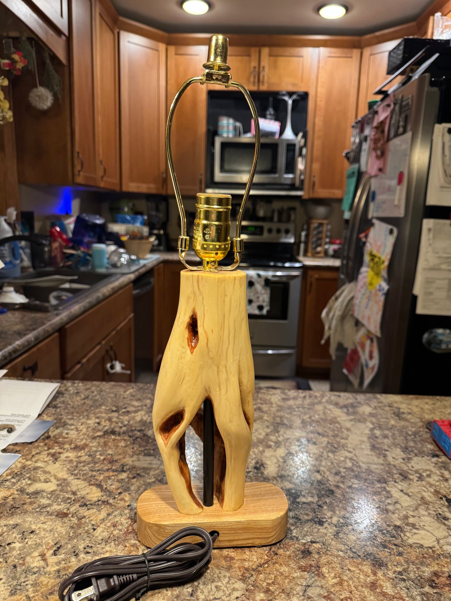 Diamond Willow table lamp