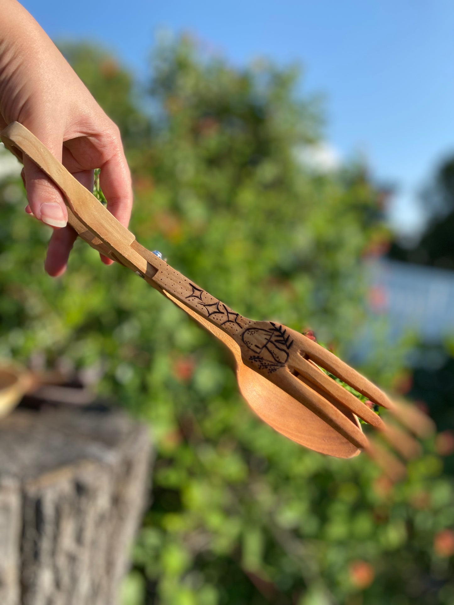 Mushroom salad tongs