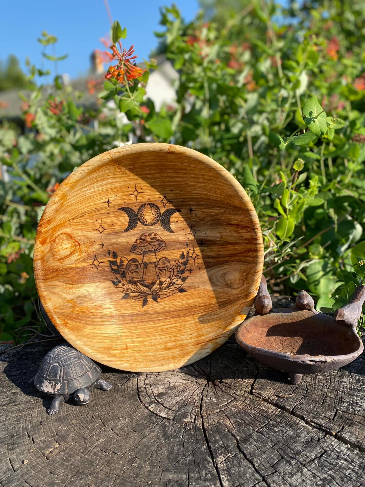 Lunar Mushroom large salad bowl